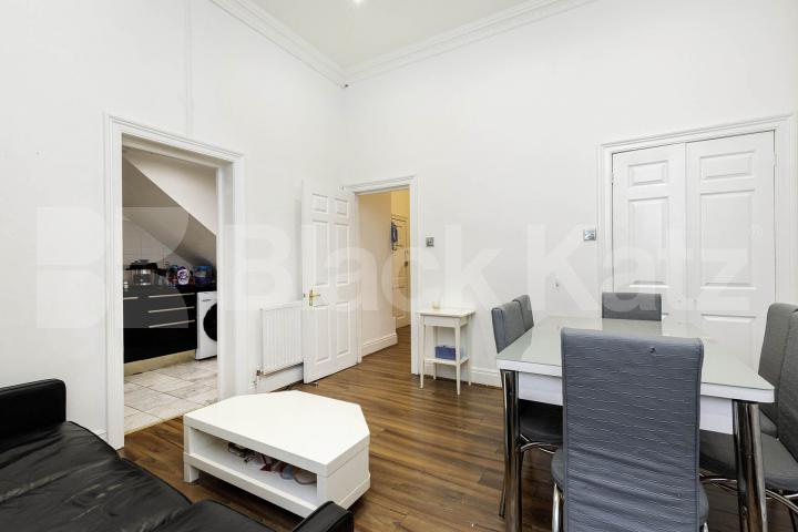 Spacious split level 3 bed in central zone 1 location mins to tube and shops  Nottingham Place, Baker Street